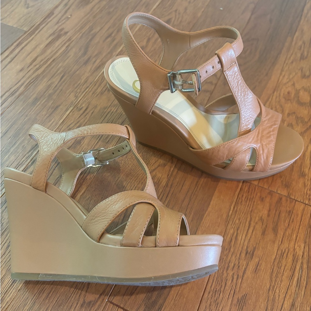Gianni Bini Tan Wedge Heels